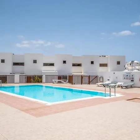 Modern House In Puerto Del Carmen Daire *